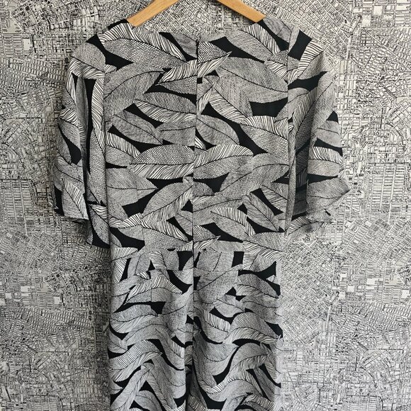 Loft Women’s Fern Wrap Romper Black White Botanical Print Pockets - Picture 2 of 5